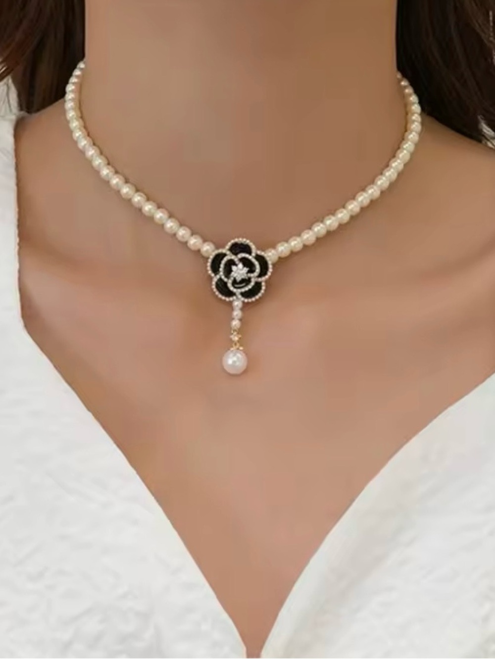Elegant Black & Pearl Flower Pendant Necklace - Women Jewelry - Picture 2 of 3